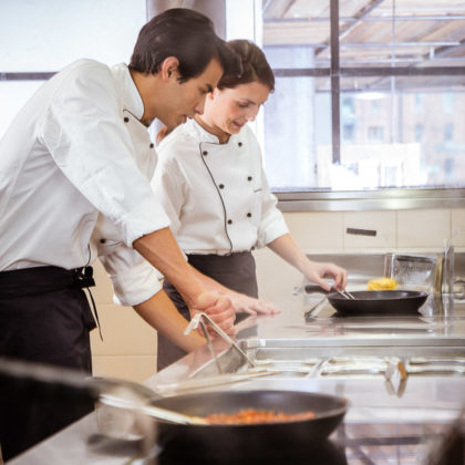 Franke Kuechensysteme im Restaurant La Baracca - Arbeitswelten - Martin Foddanu Photography